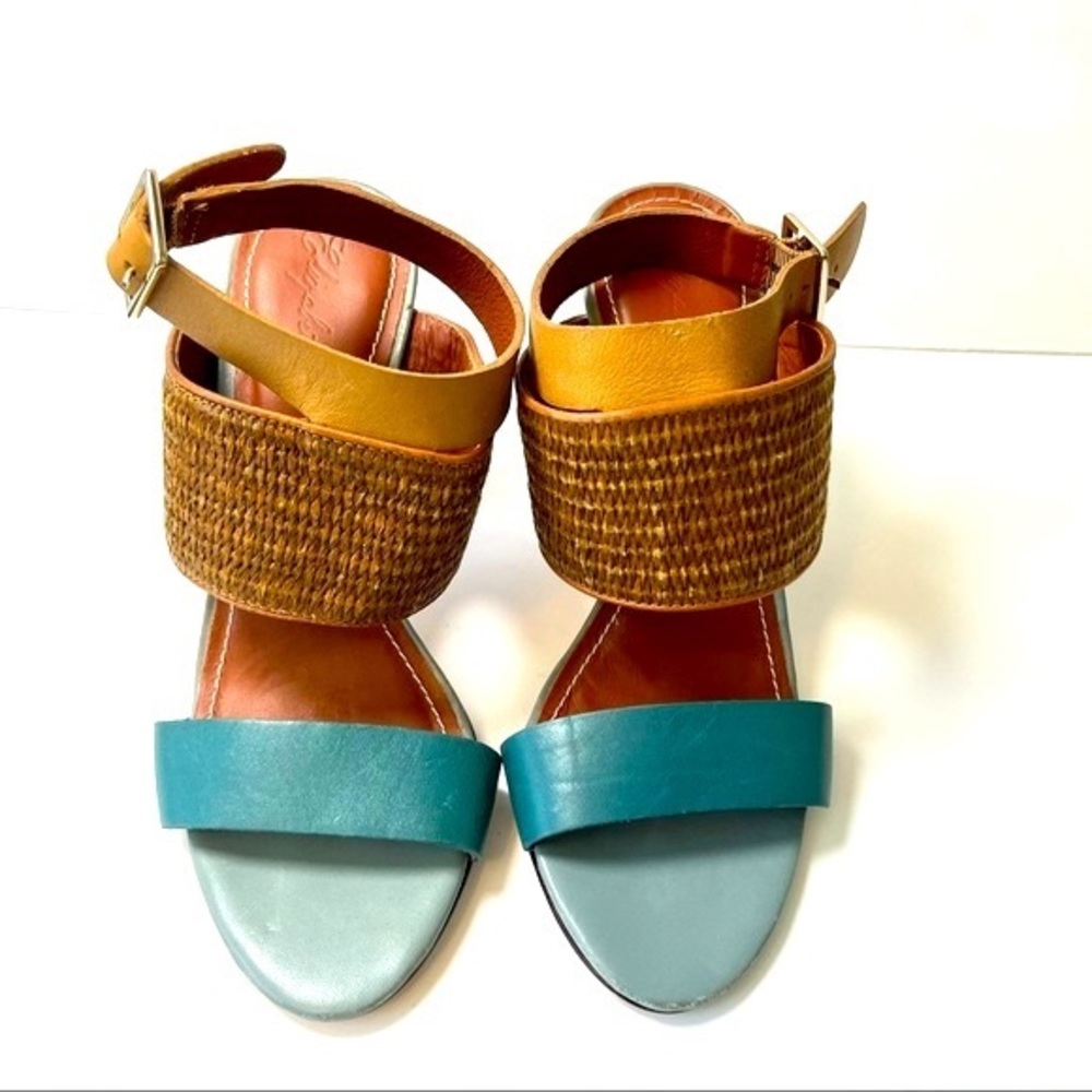 Elizabeth and James ‘Clair’ Colorblock Chunky Heel Sandal, size 7.5
